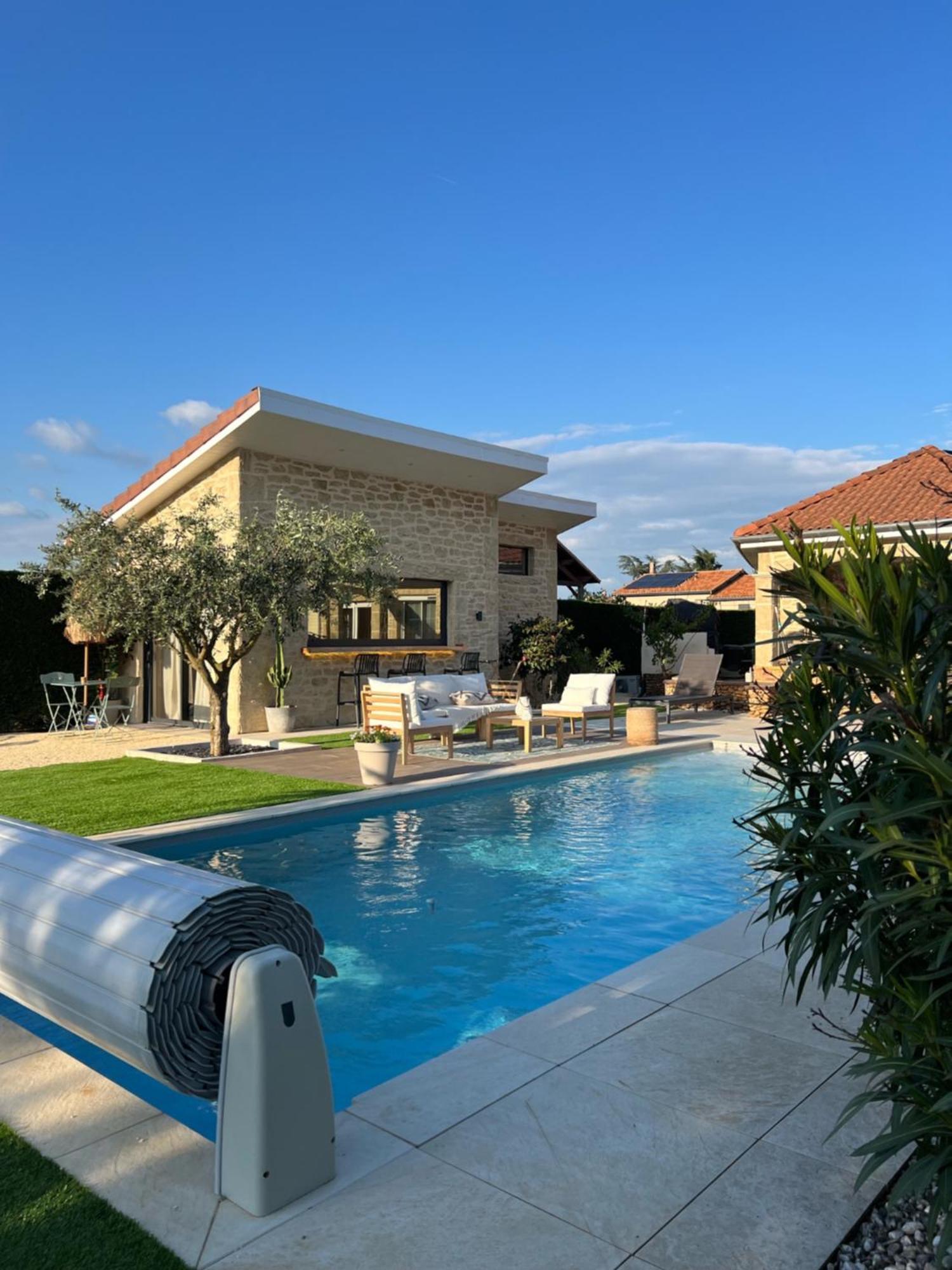 La Parenthese Hotel Auberives-sur-Vareze Buitenkant foto